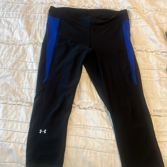 7 Under Armour Capri Leggings, Large - Picture 3 of 17